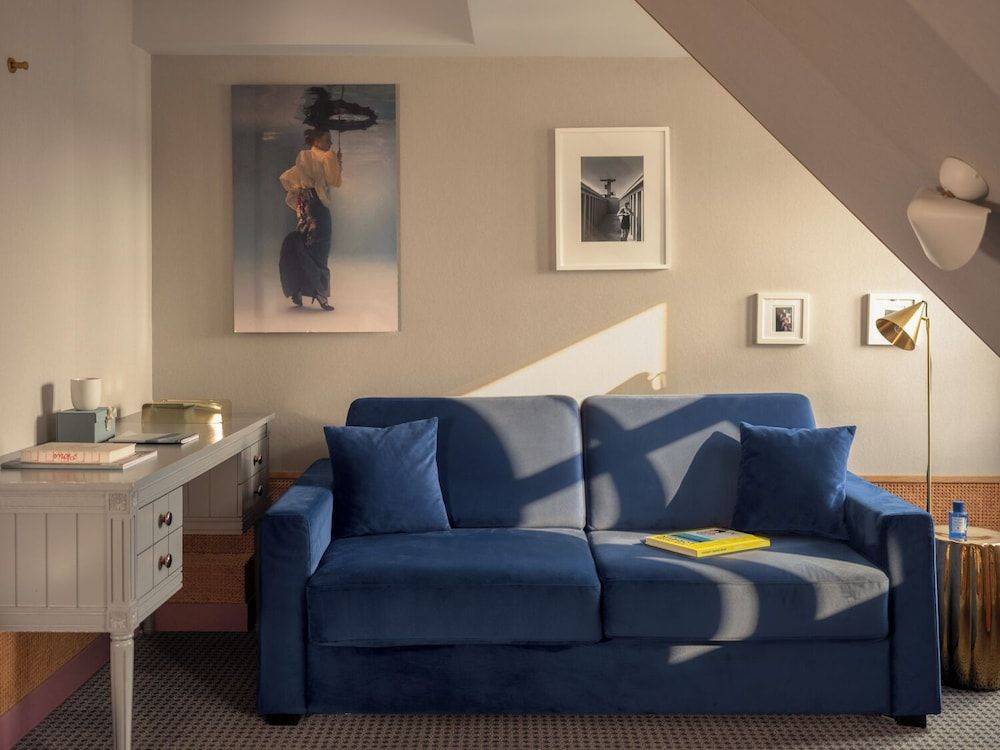 undefined Handsome Hotel 9