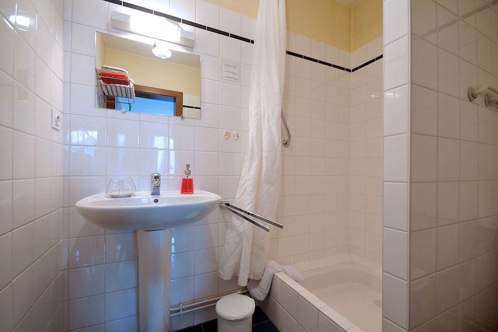 Ancien Presbytère Albert Schweitzer Standard Double Room, 1 Bedroom, Courtyard Area 4