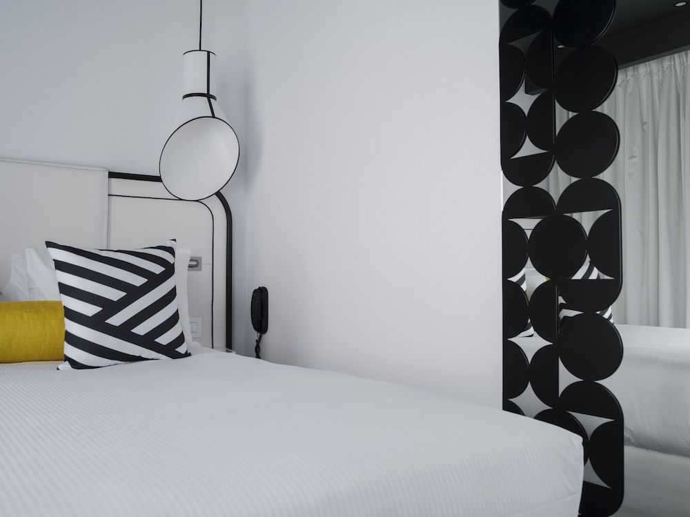 undefined Hotel EKTA 7