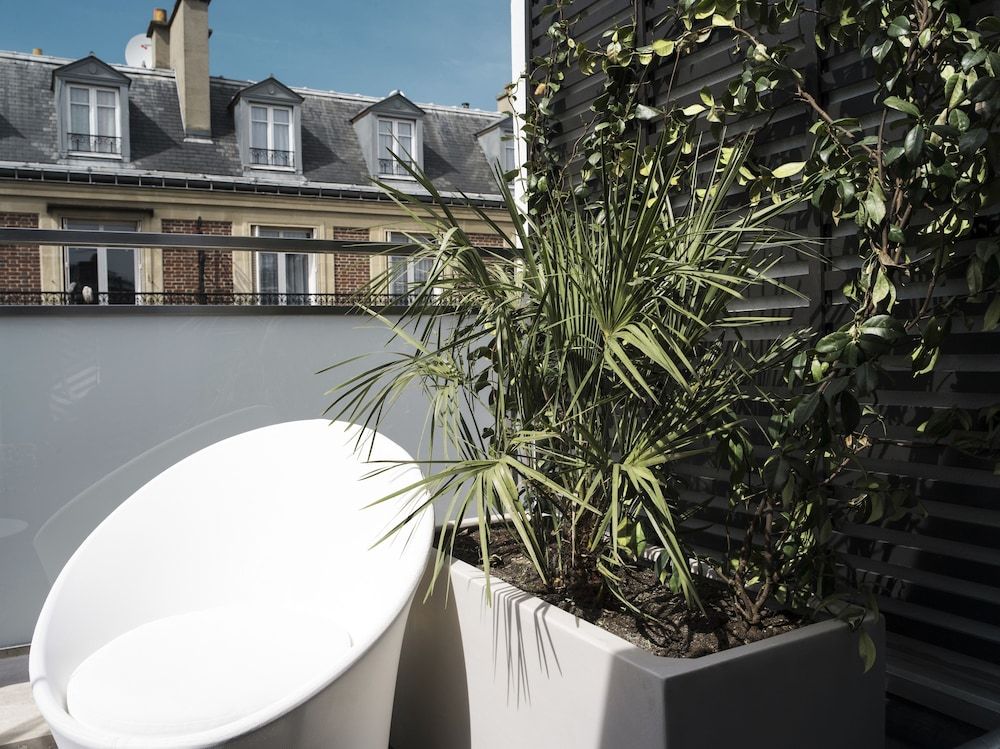 undefined Hotel EKTA 4