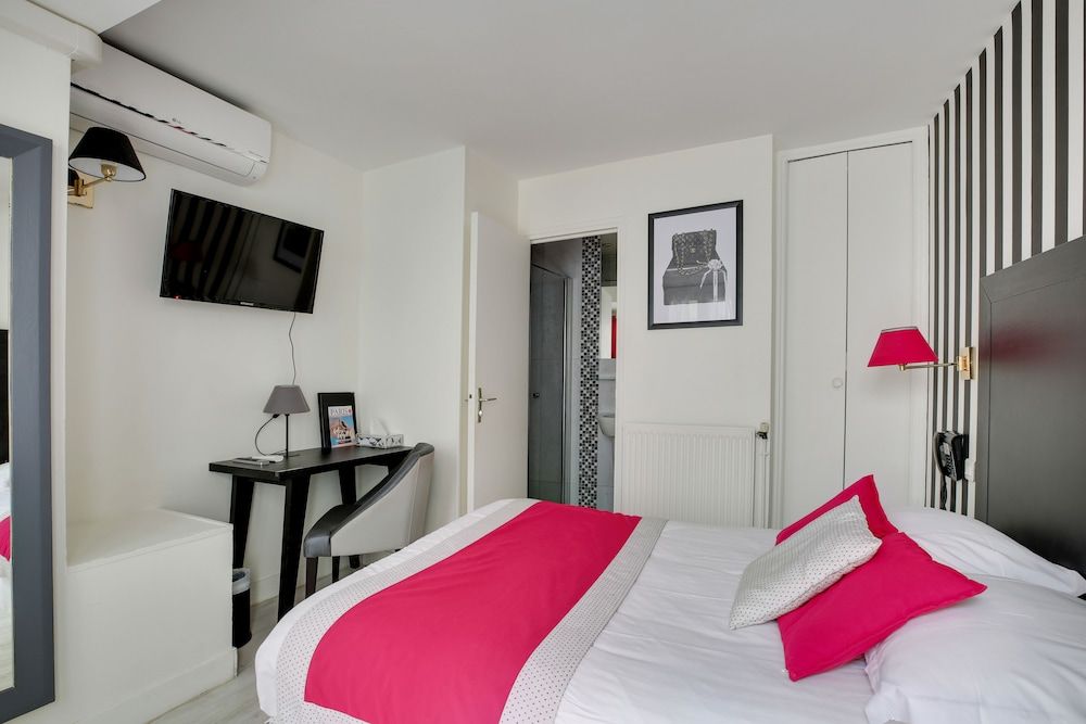 Hotel Riviera Elysées Classic Room 3