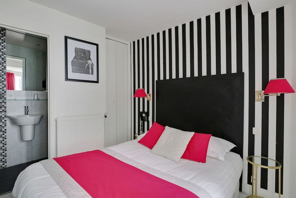 Hotel Riviera Elysées Classic Room 4