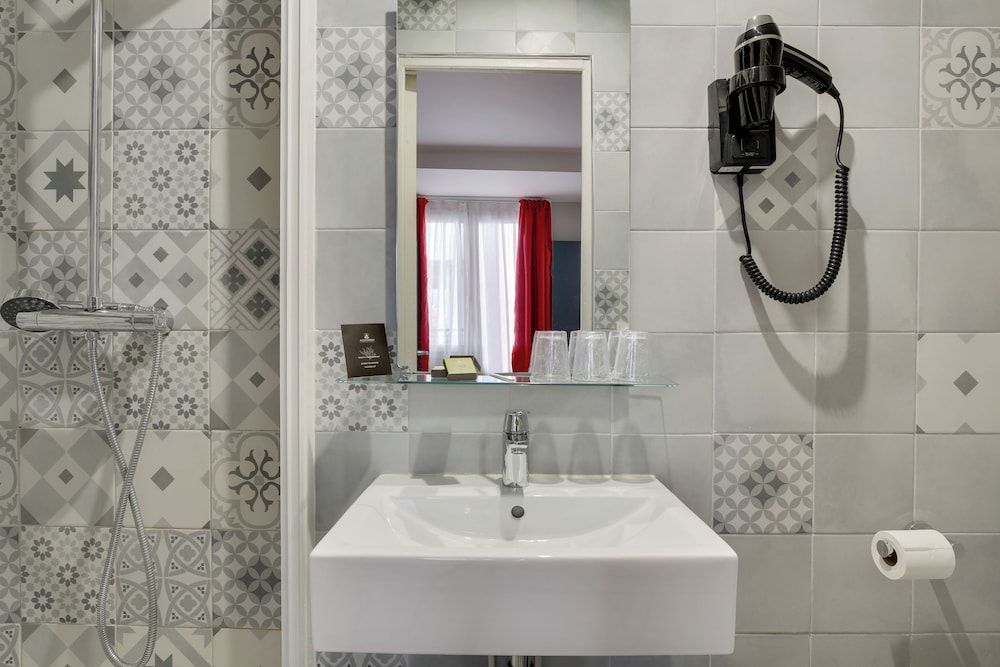 Hotel Riviera Elysées Classic Room 6