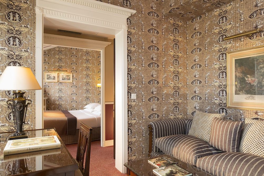 undefined Hôtel Des Grands Hommes 10