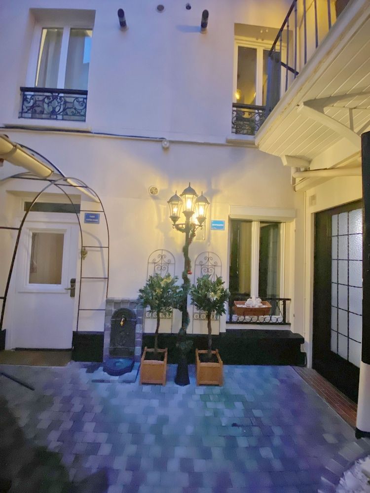 undefined Hôtel Aviatic 8