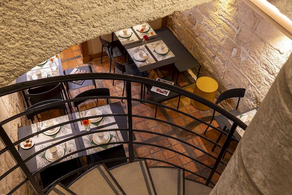 undefined Le Regent 6