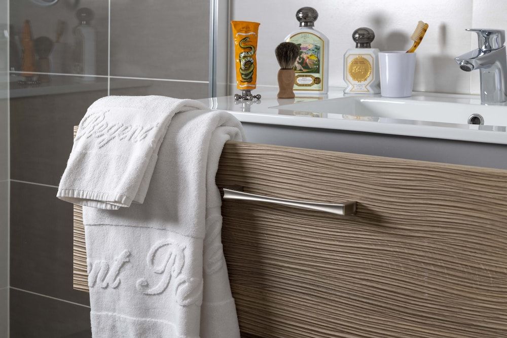 Le Regent Standard Double Room 4