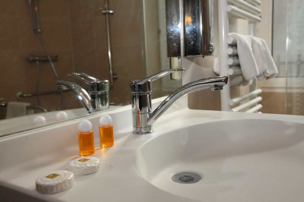 Hôtel Sunny Chambre Double accessible aux personnes à mobilité reduite 7