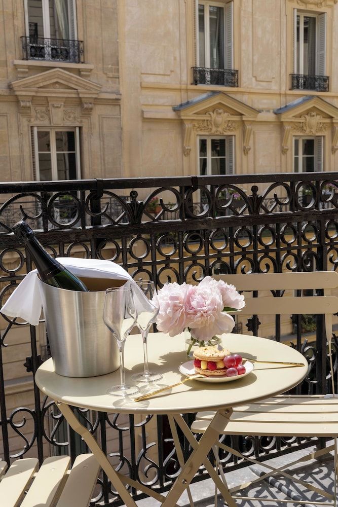 Hotel Le Cardinal Standard Double Room 5