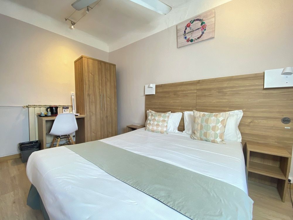 Hotel les Lavandes Comfort Double Room 2