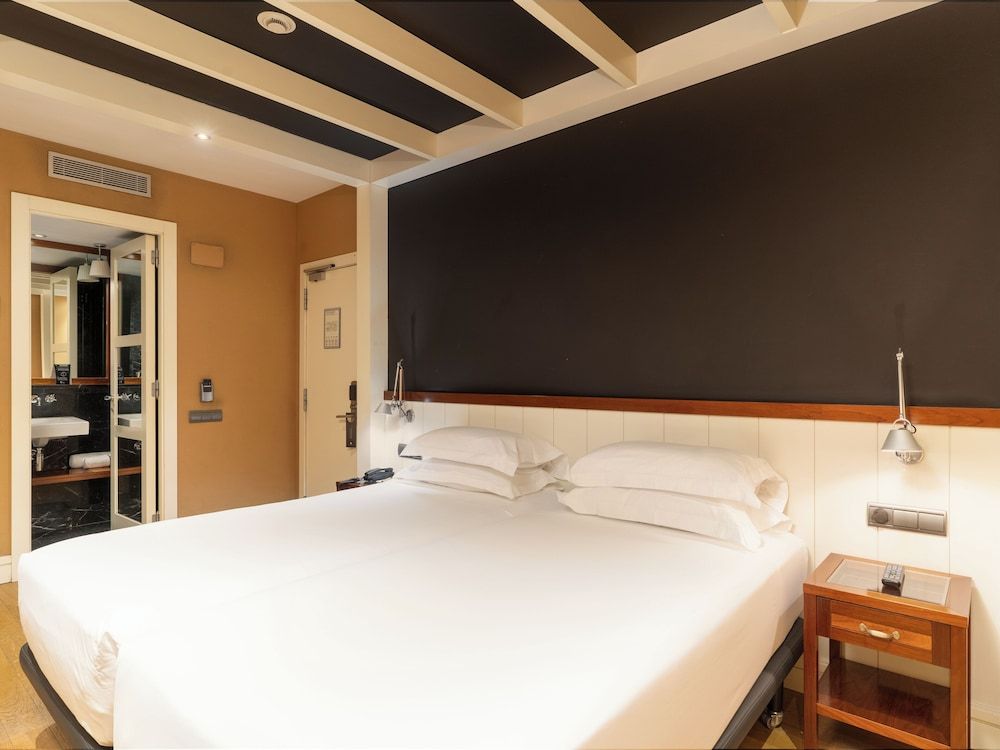 undefined U232 Hotel 9