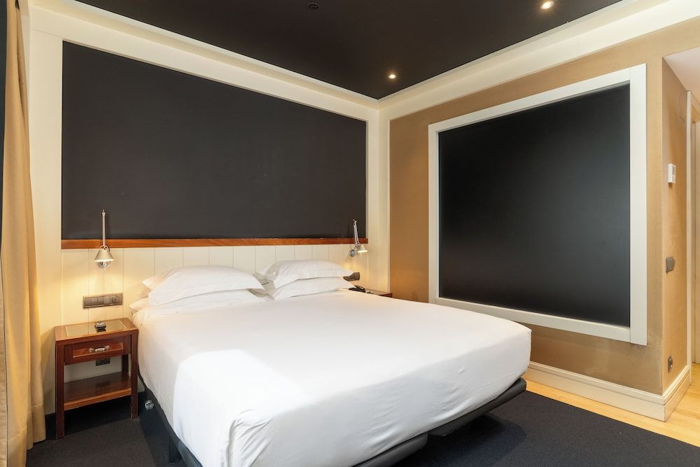 undefined U232 Hotel 7