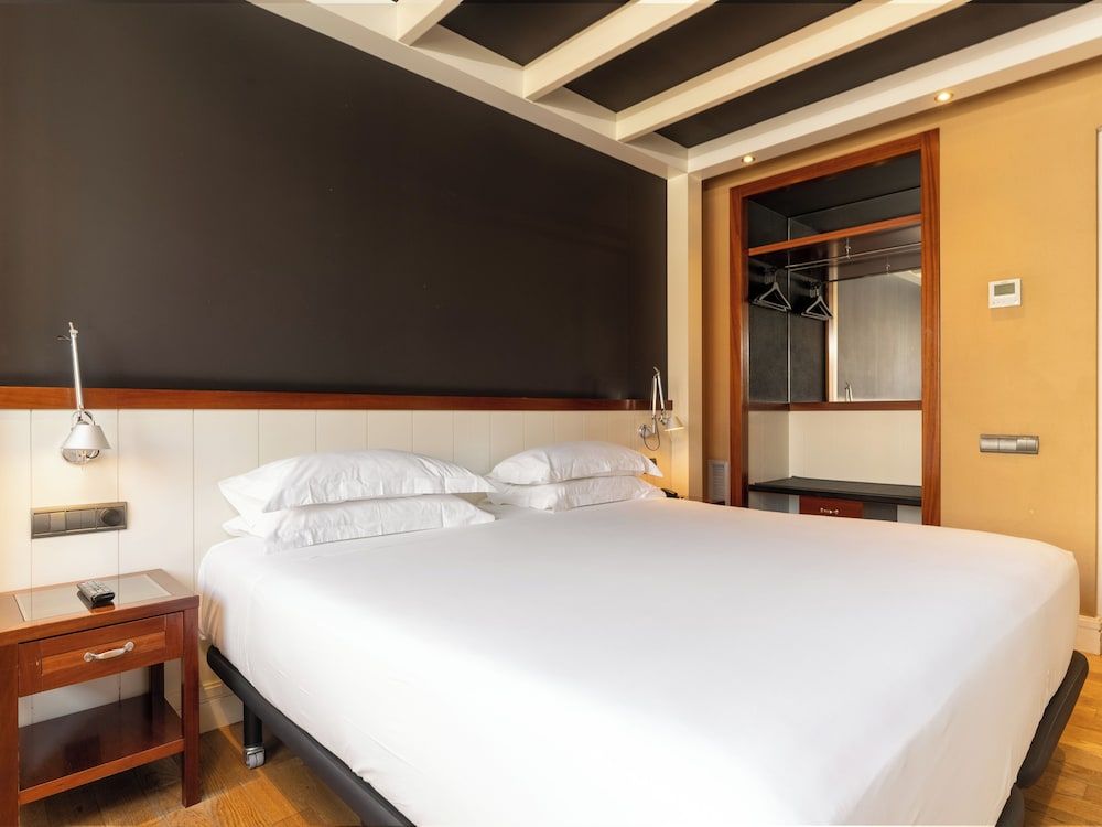 undefined U232 Hotel 5