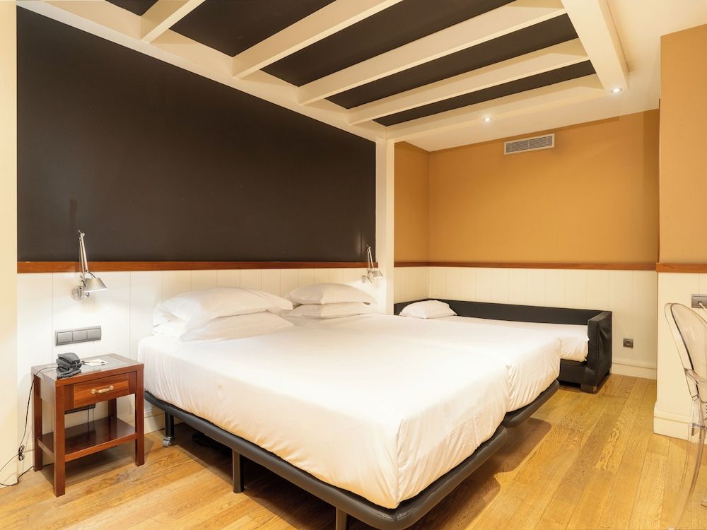 undefined U232 Hotel 3