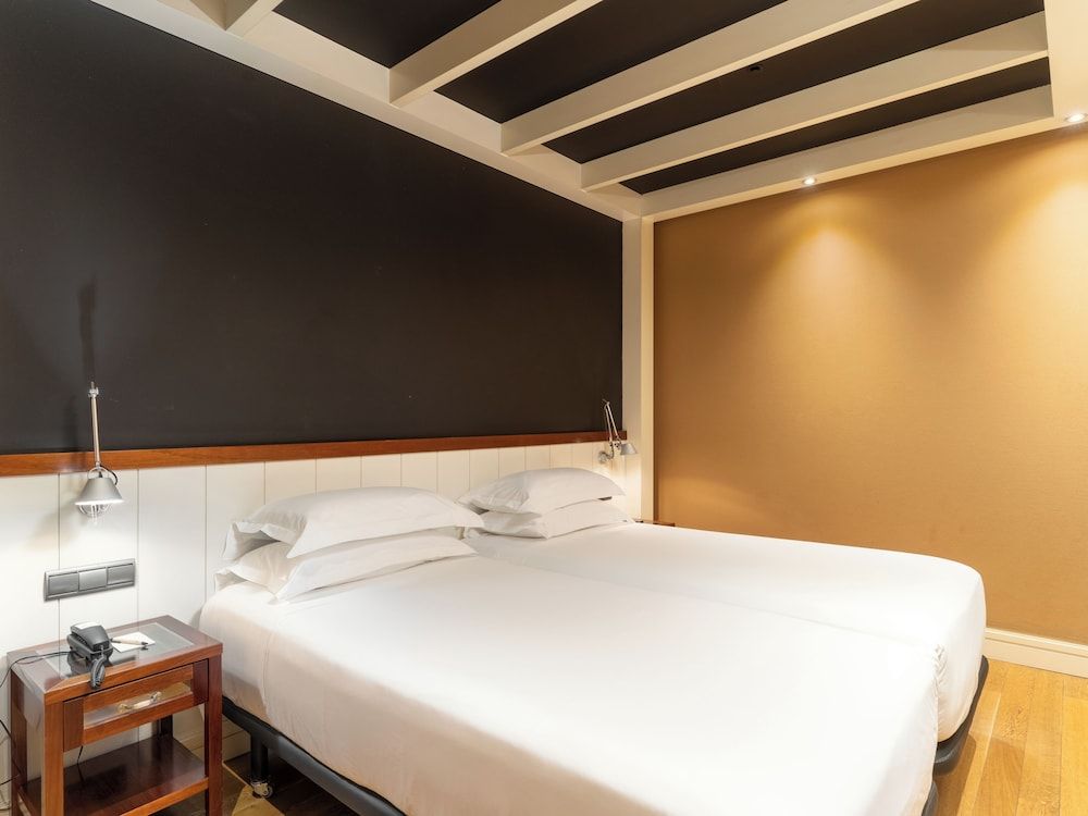 undefined U232 Hotel 10