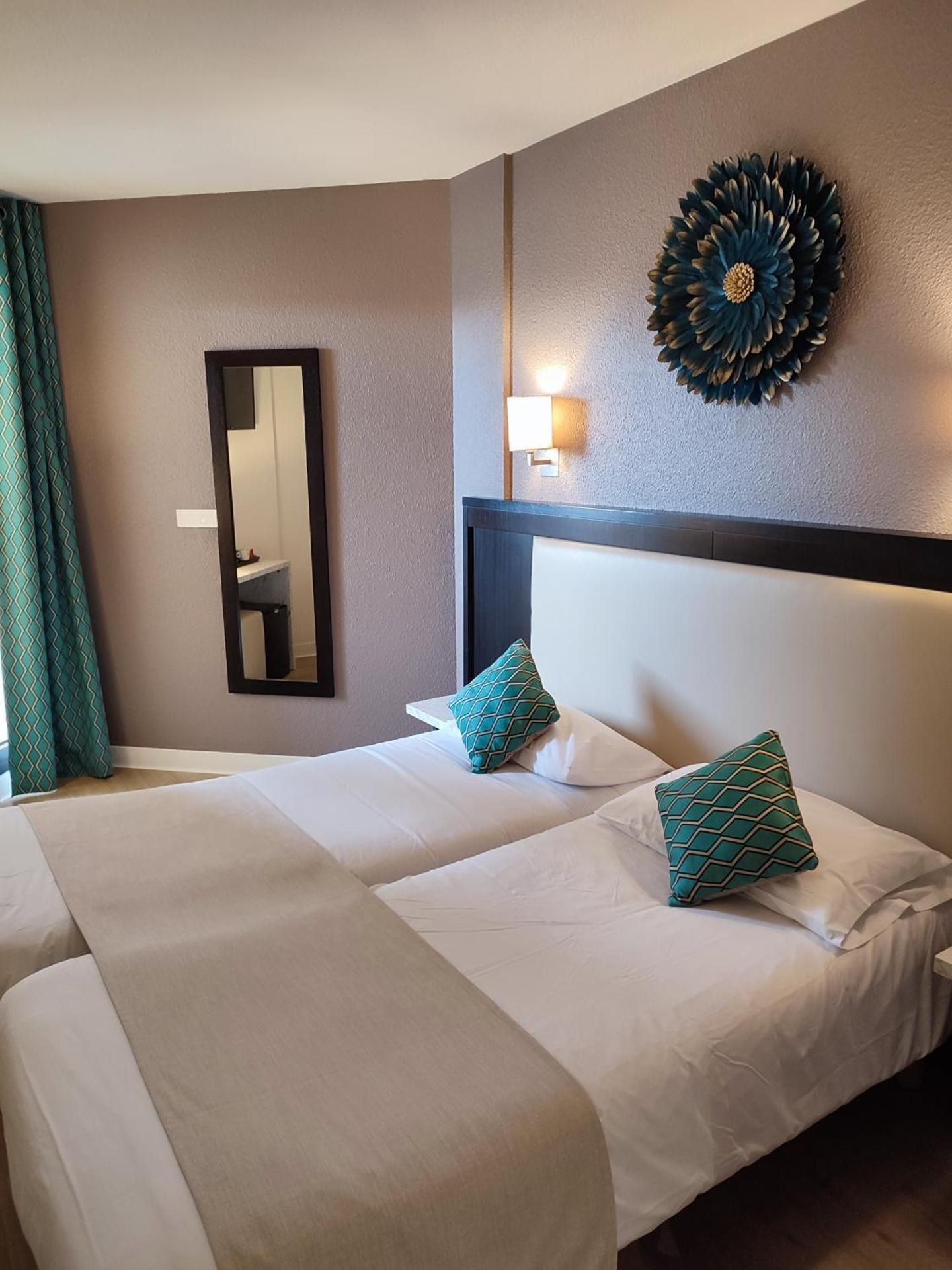 Twin Room - City Side