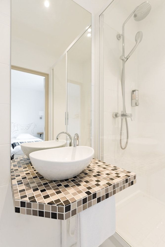 Hôtel Korner Eiffel Standard Twin Room 5