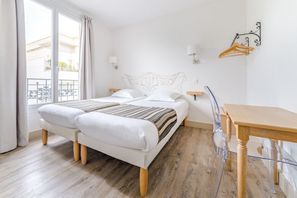 undefined Hôtel Korner Eiffel 10