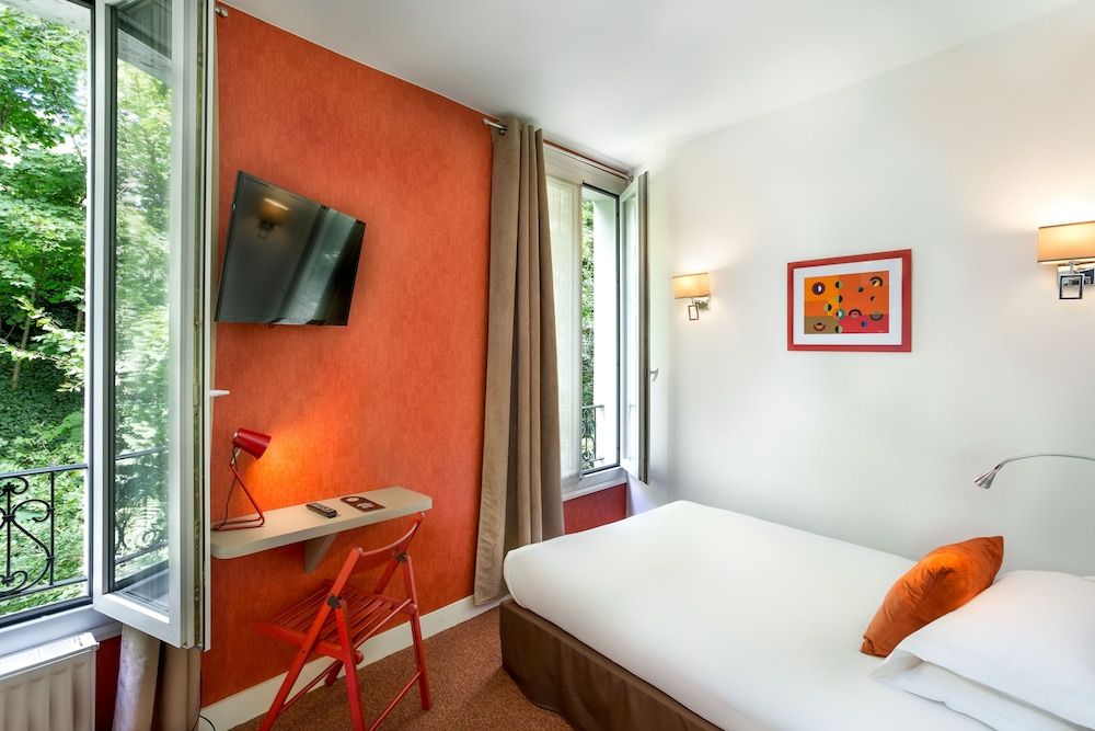 undefined Porte de Versailles Hotel 4