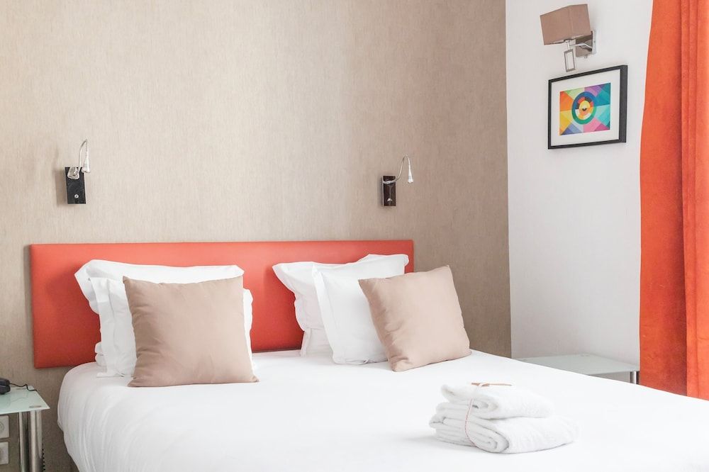 undefined Porte de Versailles Hotel 2