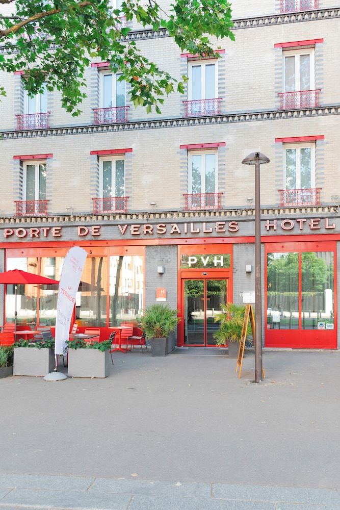 undefined Porte de Versailles Hotel 9