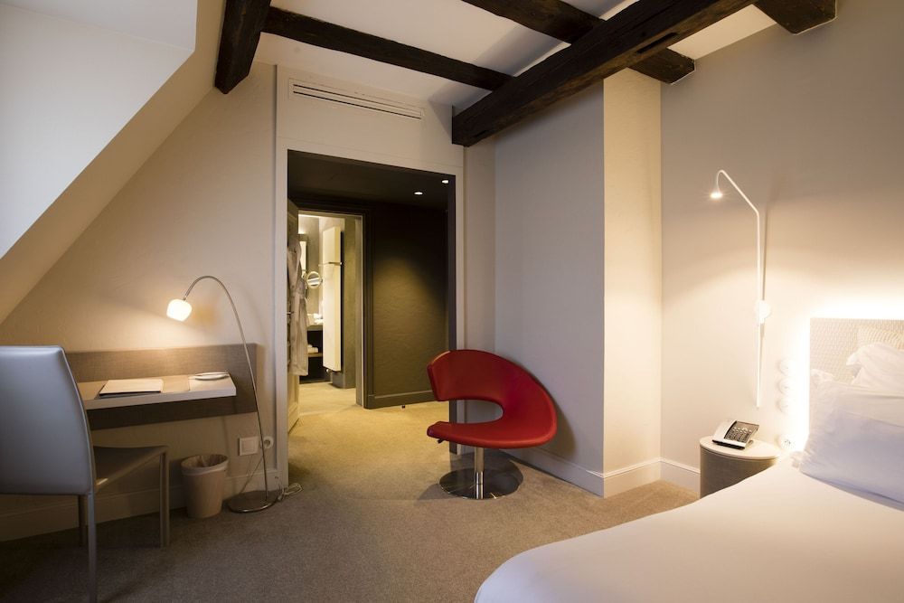 La Maison des Têtes Comfort Room 4