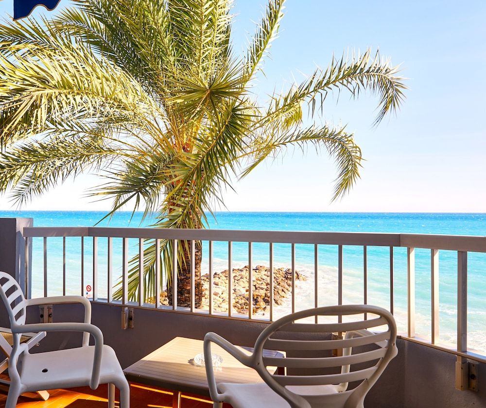 Hôtel Le Dauphin Double or Twin Room, Balcony, Sea View 7