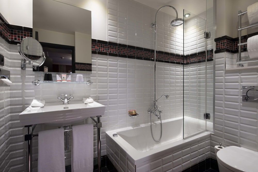 Hôtel Monsieur & Spa Superior Double Room 3