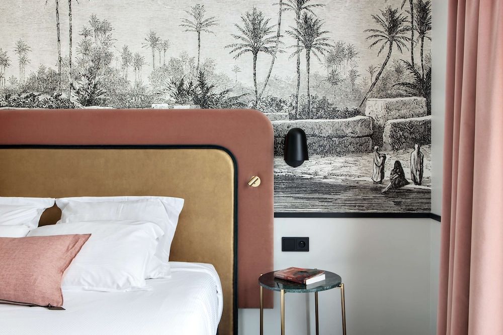 Best Western Plus Hotel du Pont Wilson Comfort Room, 1 King Bed, Non Smoking 4