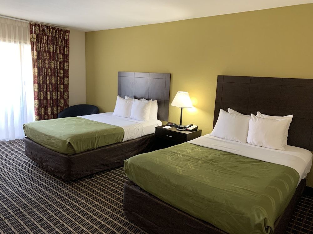 Room, 2 Bedrooms, Non Smoking (1 King bed and 2 Double beds)