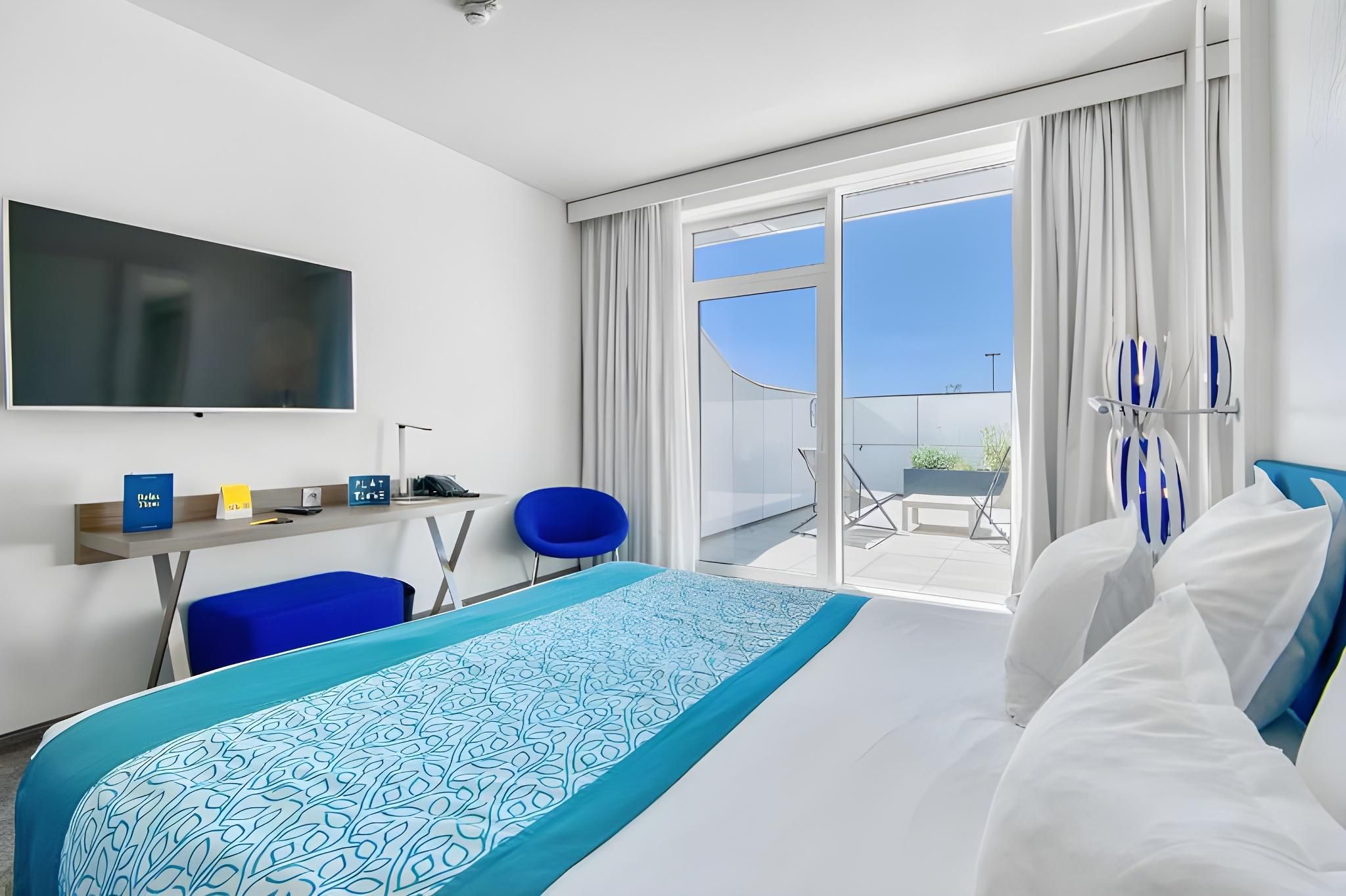 Superior Room - 1 King Bed WiFi