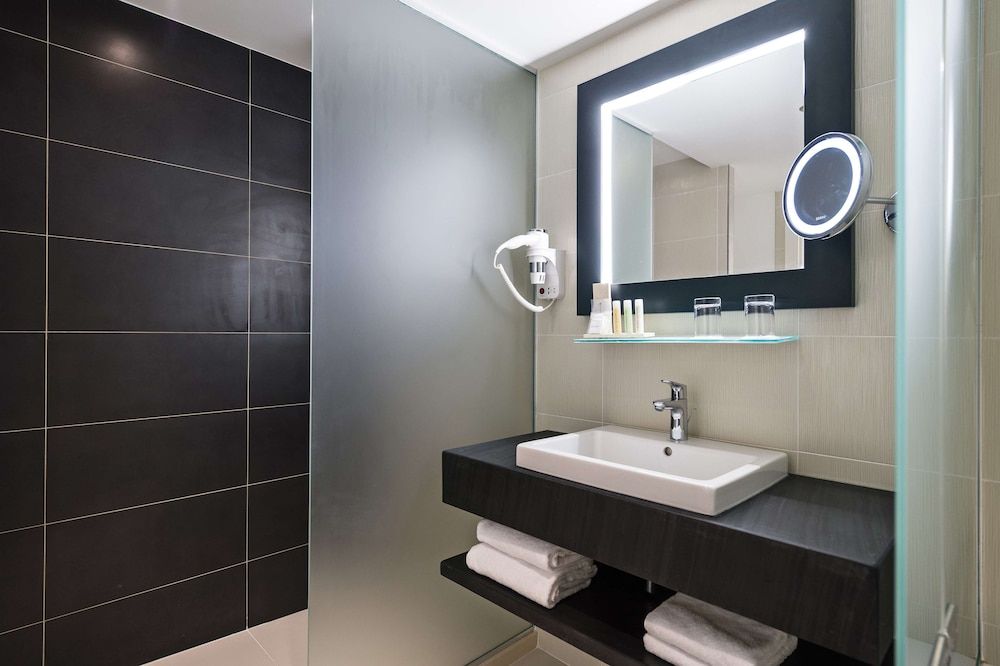 undefined Golden Tulip Marseille Euromed 10