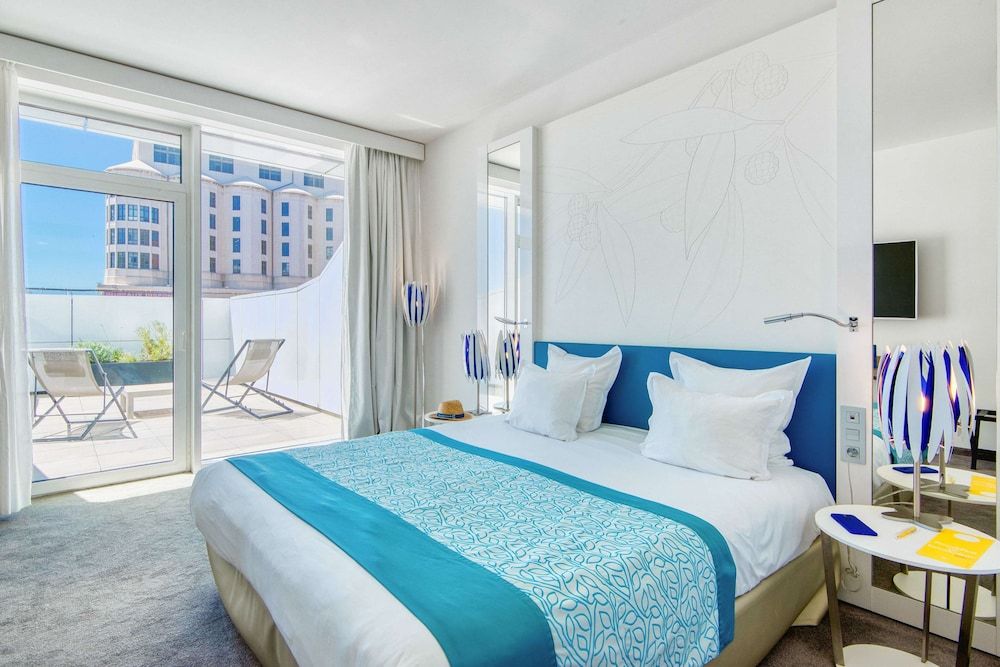 undefined Golden Tulip Marseille Euromed 4