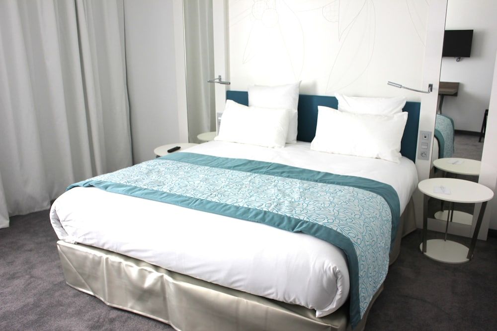 undefined Golden Tulip Marseille Euromed 6