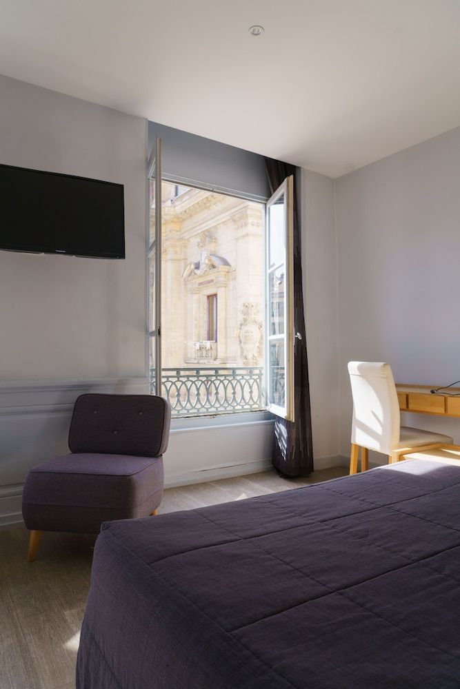 undefined Hotel du Theatre