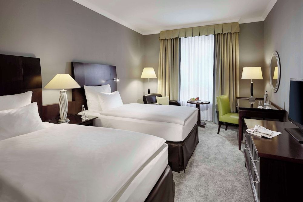Lindner Hotel Cologne City Plaza, part of JdV by Hyatt Deluxe Room, 2 Twin Beds