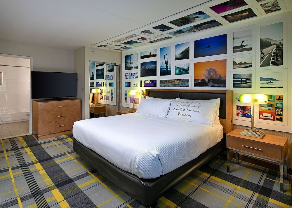 Suite, 1 King Bed, Non Smoking (Deans)