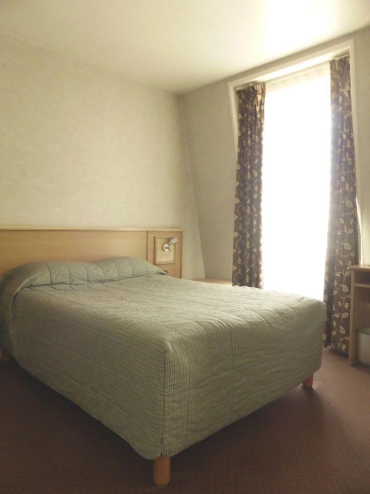 undefined Hotel De Paris Saint Georges 10