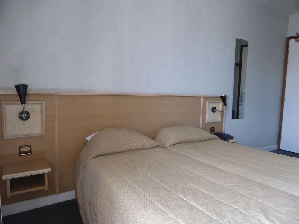 undefined Hotel De Paris Saint Georges 7