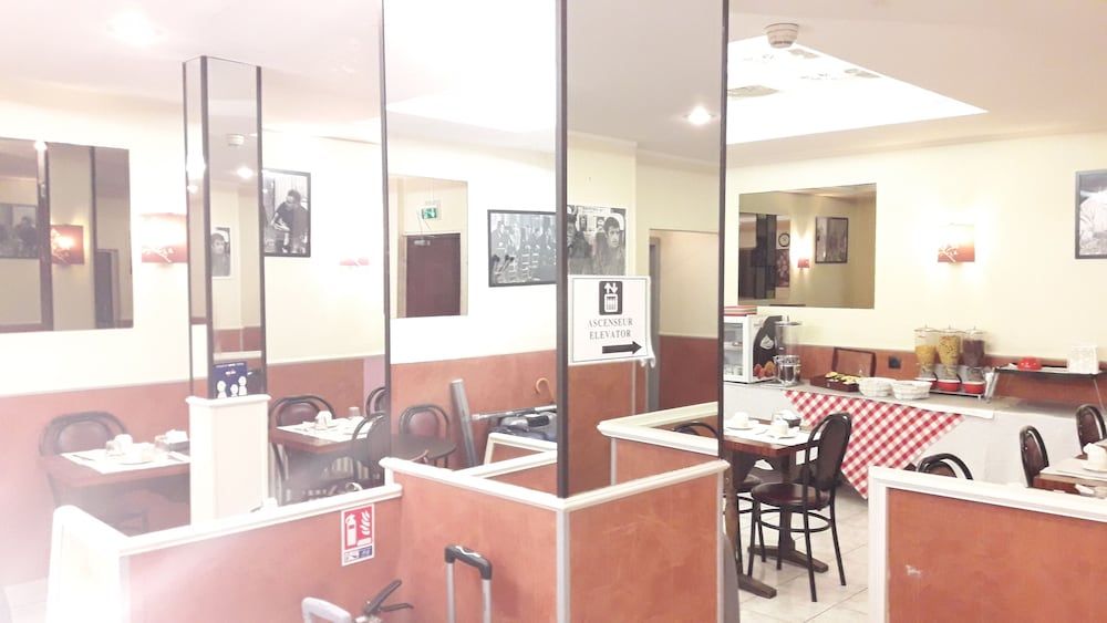 undefined La Vieille France 6