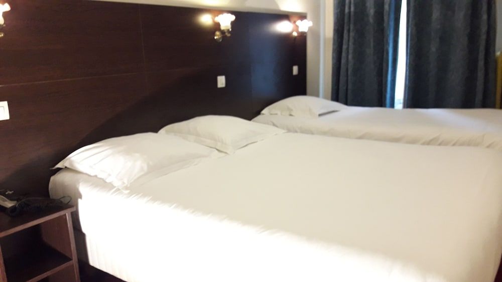 La Vieille France Double or Twin Room 7