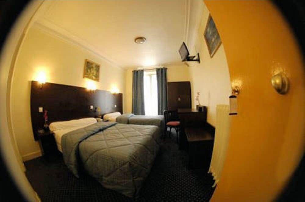 undefined La Vieille France 8