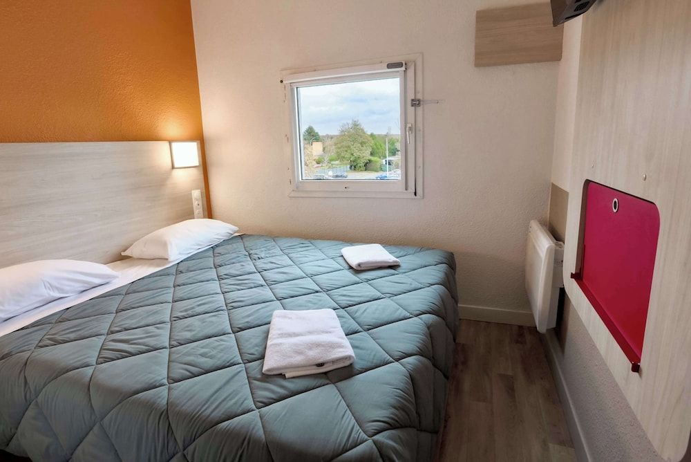 Premiere Classe Plaisir - Gatines Standard Room, 1 Double Bed (Shared Bathroom and Toilet)