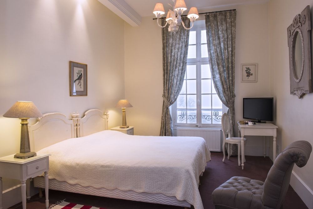 Château de l'Hermitage Superior Room, 1 Queen Bed, Golf View 4