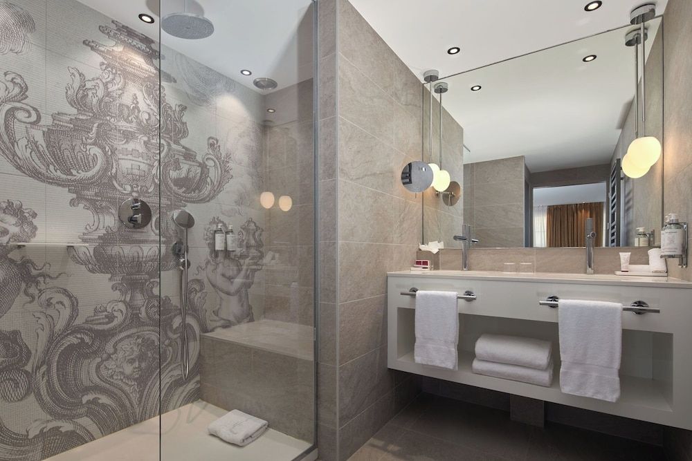 Hôtel La Lanterne & Spa By Timhotel Deluxe Room 5