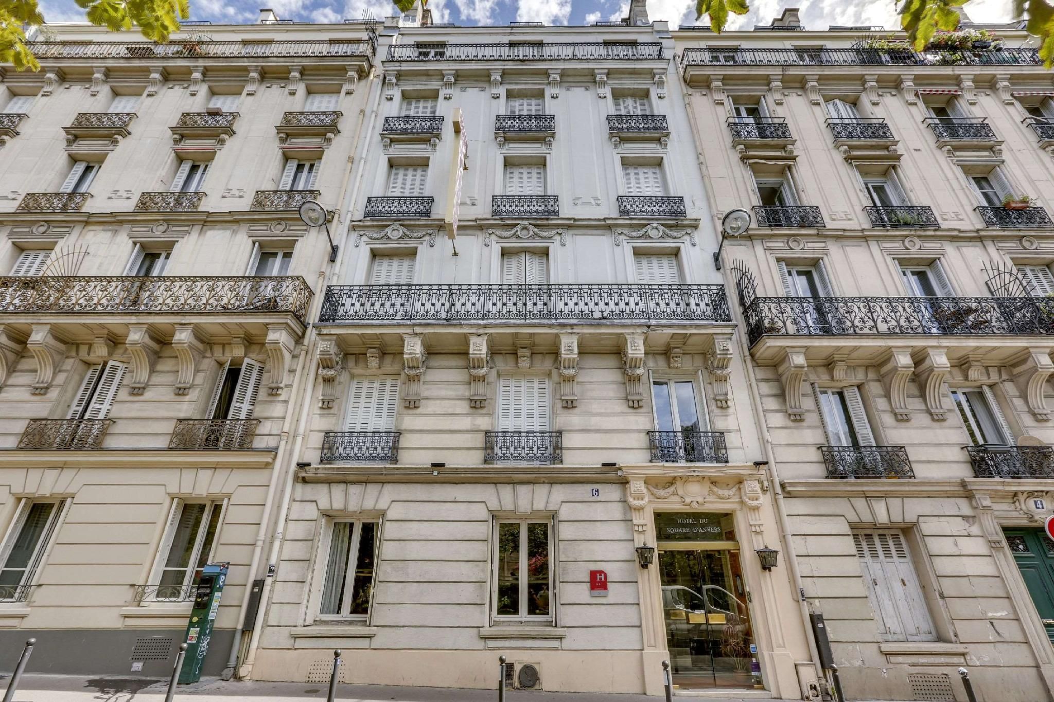 undefined Hotel du Square d'Anvers 3