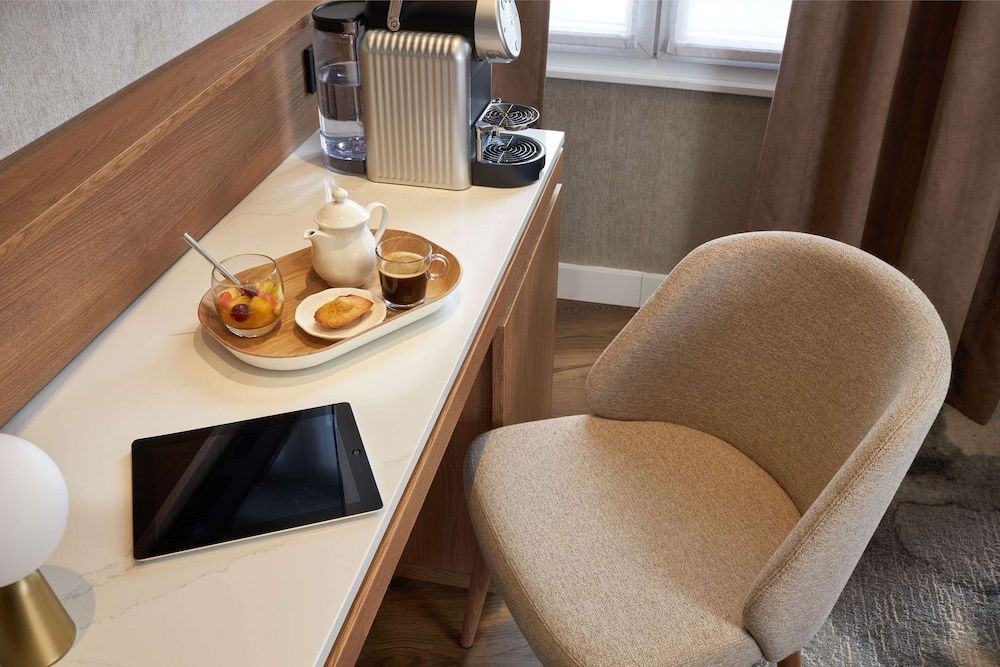 Best Western Saint Louis - Grand Paris Vincennes Superior Room, 2 Twin Beds, Non Smoking 6