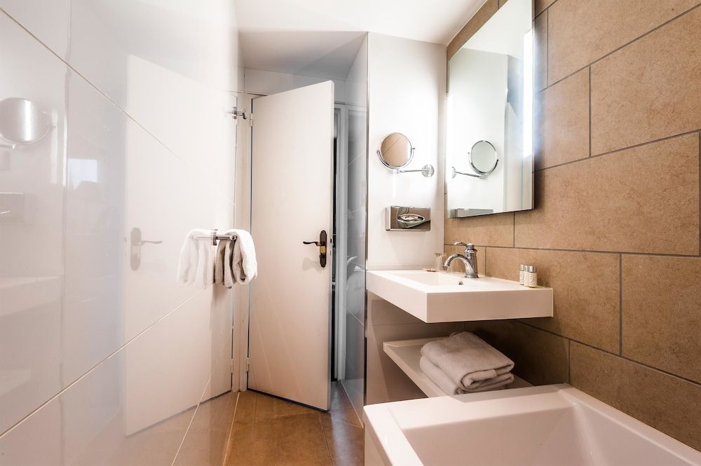 Best Western Saint Louis - Grand Paris Vincennes Classic Room, 1 Double Bed, Non Smoking 7