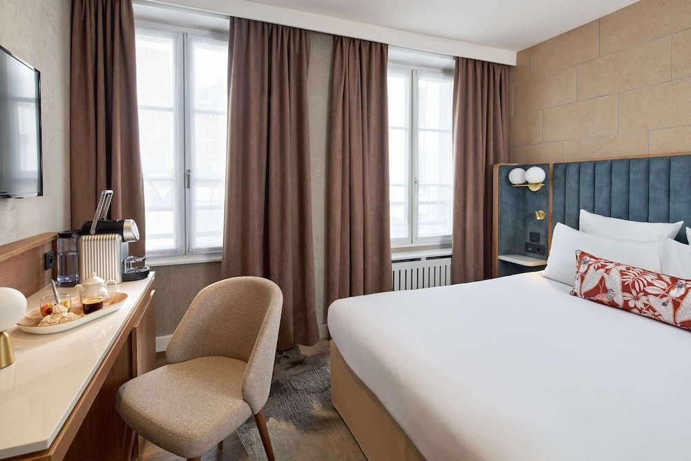 Best Western Saint Louis - Grand Paris Vincennes Superior Room, 1 Queen Bed, Non Smoking 6
