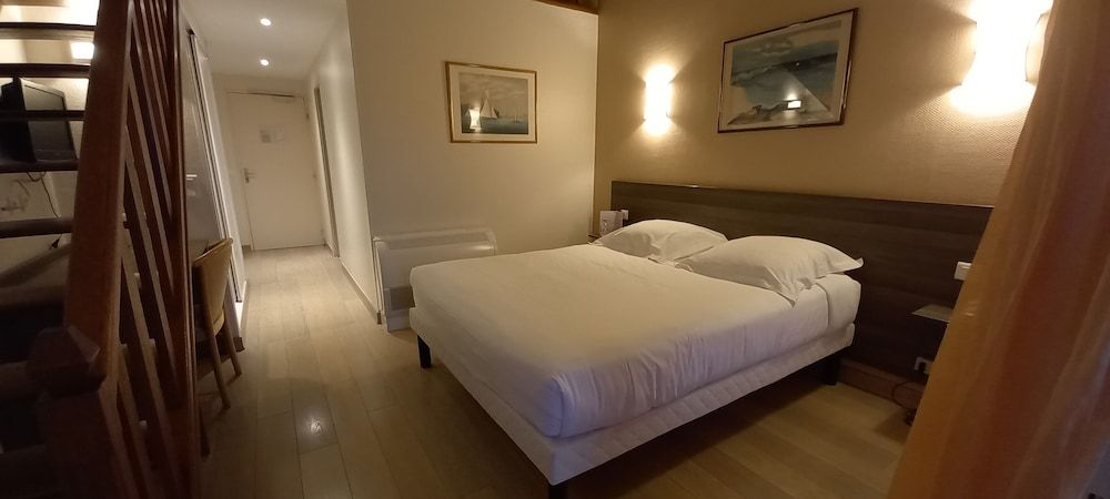 Hotel Poretta Quadruple Room 3